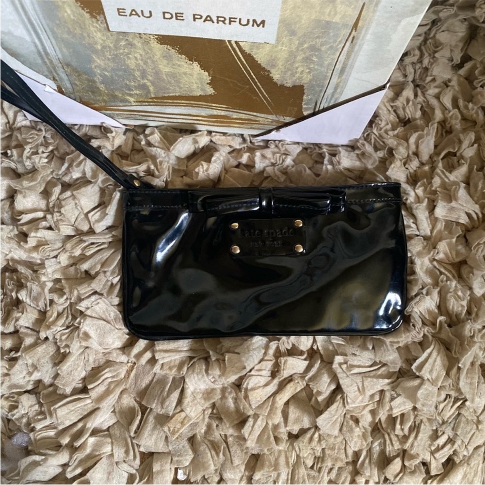 EUC Kate Spade Black Patent Leather Wristlet with Bow Detail & Polka Dot Lining - Picture 8 of 11